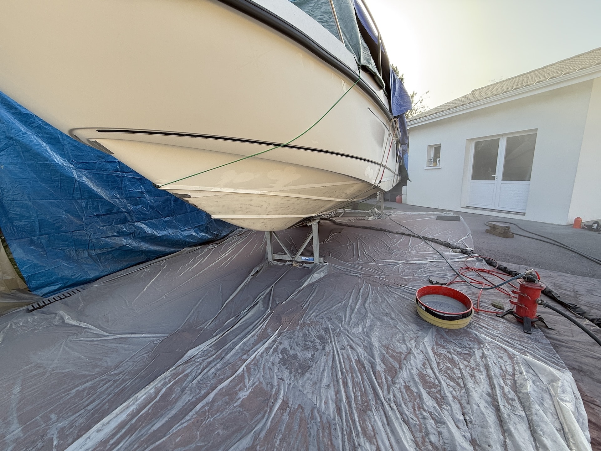 Aérogommage et décapage d'antifouling sur coque à Audenge 3 Aérogommage et décapage d'antifouling sur coque à Audenge 3